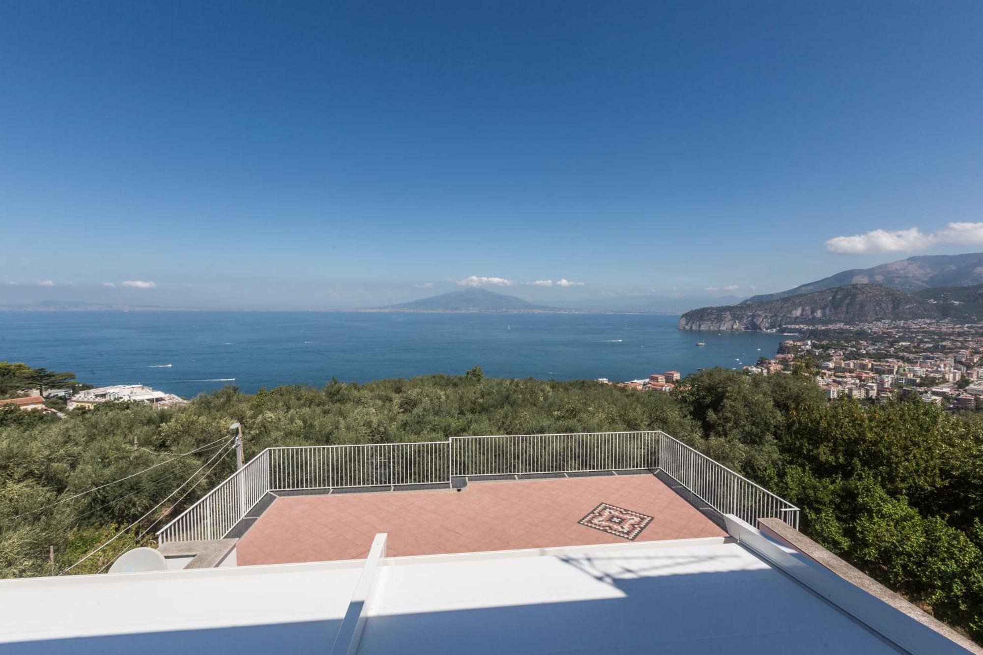 Villa La Terrazza Sul Golfo Sorrent Exterior foto